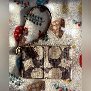 Vintage Coach Carly Print Wristlet